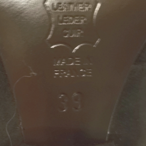 Stephane Kelian "Versailles" Suede Pumps. France. - Picture 6 of 6